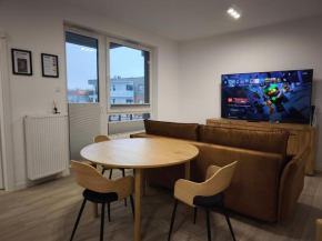 Kameralny NOWY Apartament w centrum miasta, Duży Parking, FV, Luksusowo wyposażony, PS5, Balkon, Klimatyzacja, Taras, Winda, Wyposażona kuchnia